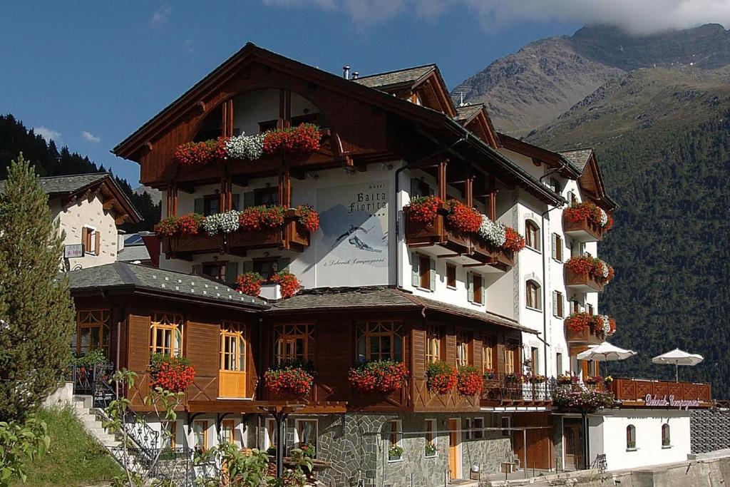 Hotel Baita Fiorita Santa Caterina Valfurva Exterior foto