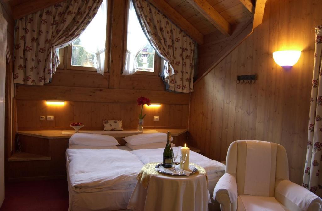 Hotel Baita Fiorita Santa Caterina Valfurva Zimmer foto